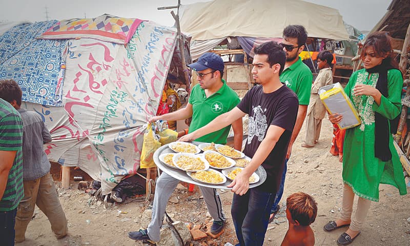 DISTRIBUTION OF HOT FOOD AND DRY RATION 55edf4c08c8db